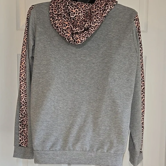 28. Gray Hoodie with Leopard Print Accents Jacket Size Large - Picture 3 of 5